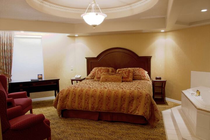 Room 33 of 62