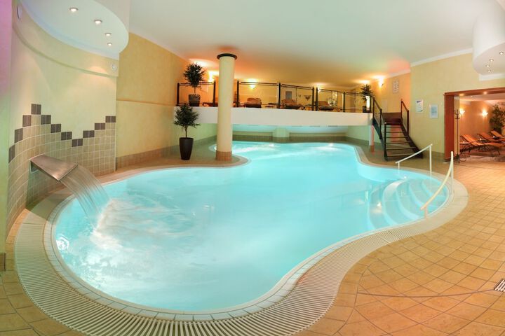 Pool 32 of 59
