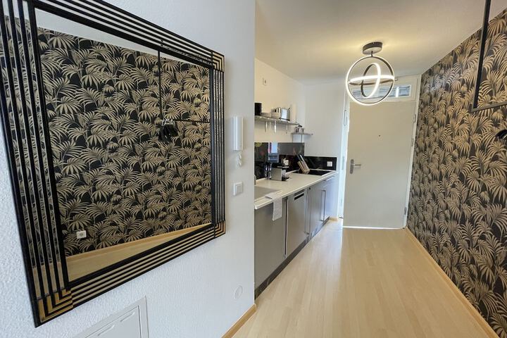 Room 8 of 19