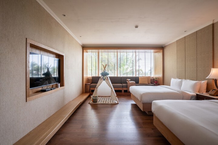Room 10 of 114
