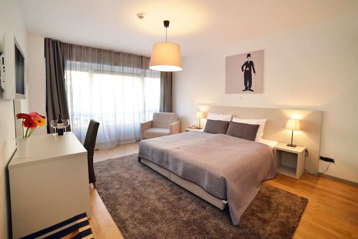 Room 12 of 79