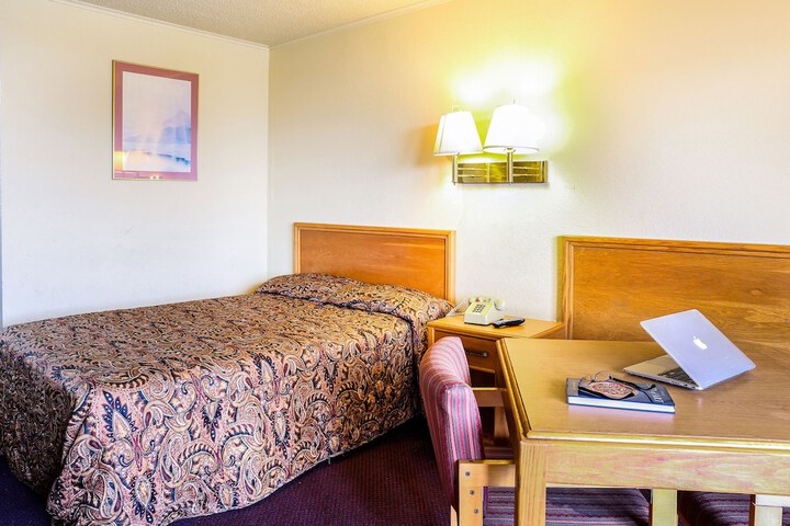 Room 5 of 35