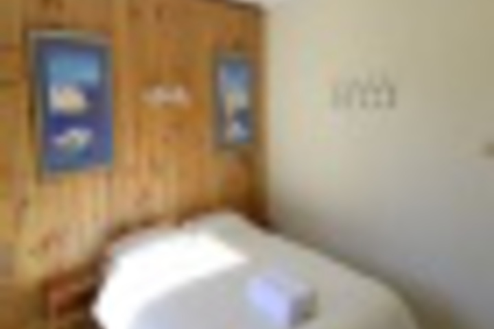Room 420 of 693