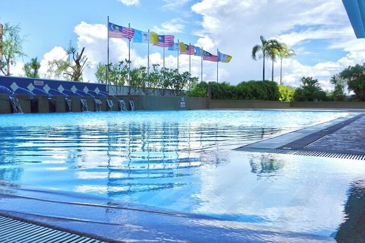 Pool Hotel