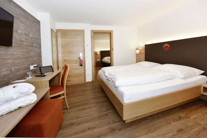 Room 10 of 31
