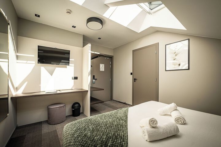 Room 4 of 29