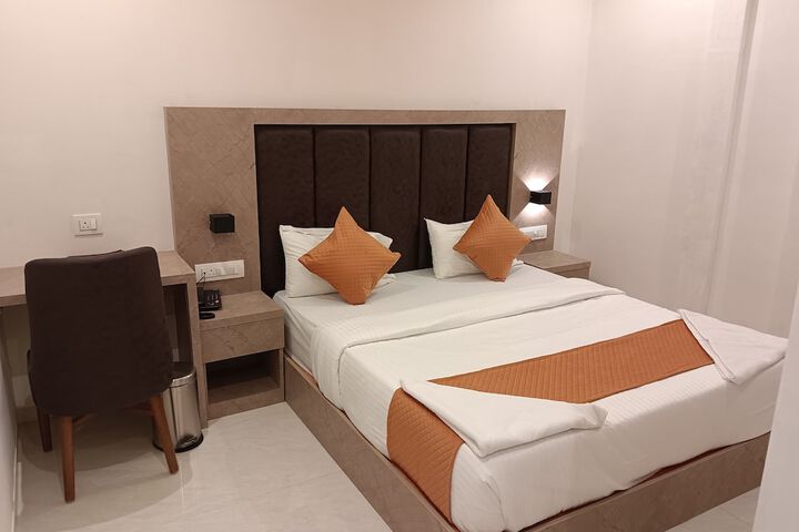 Room 11 of 45