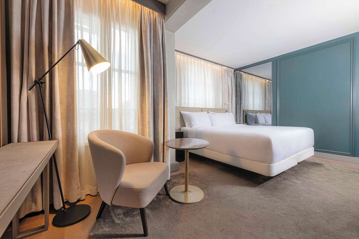 Room 28 of 56