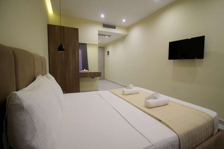 Room 20 of 34