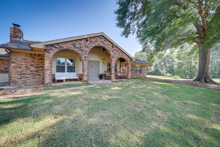 Quiet Oklahoma Home - Close to Golf Courses!