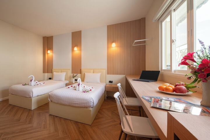 Room 15 of 50