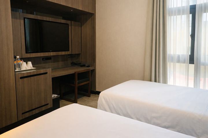 Room 51 of 104