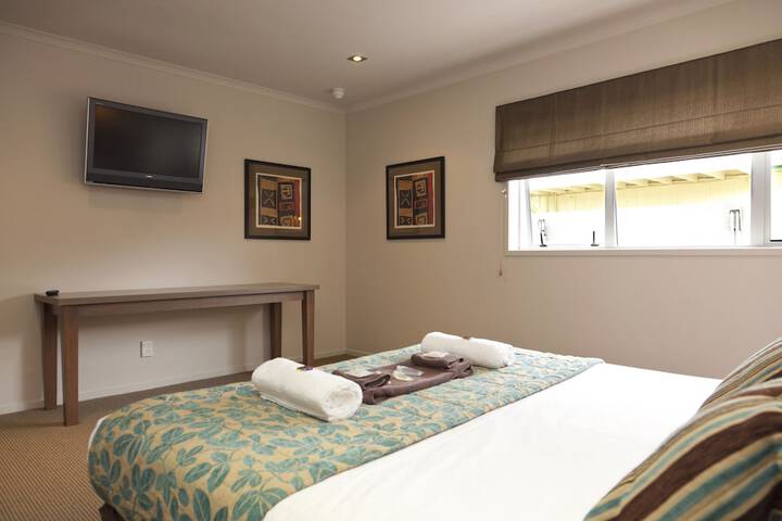 Room 4 of 41