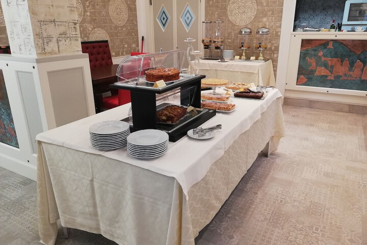 Breakfast/Coffee Service 167 of 206