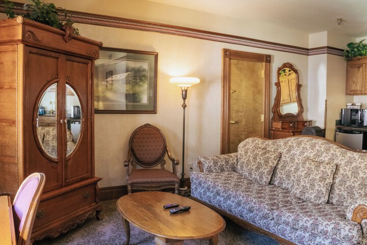 Room 42 of 150