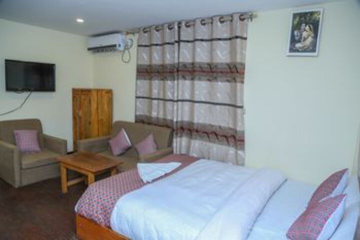 Room 48 of 60