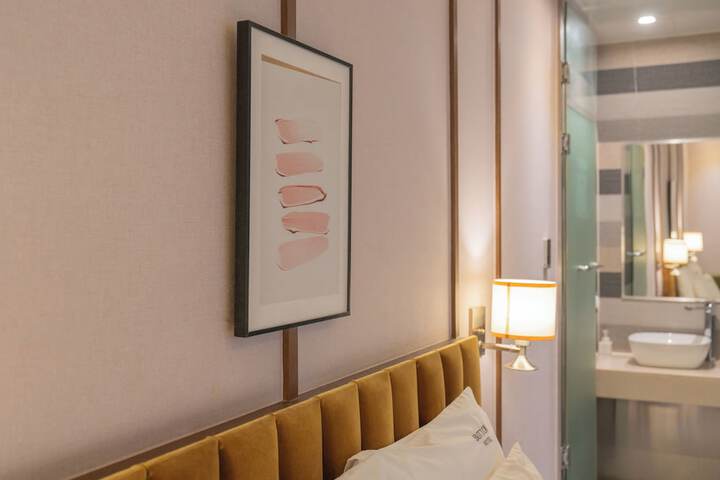 Room 25 of 54