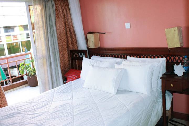 Room 3 of 9