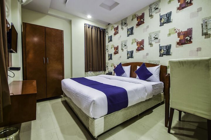 OYO 24041 SilverKey Corp Residency