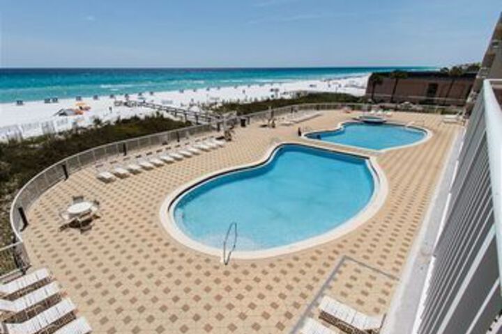 Pool 44 of 46