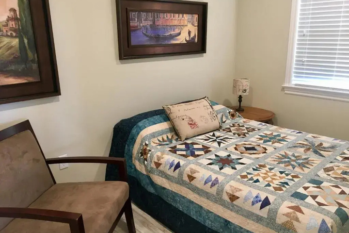Room 2 of 9