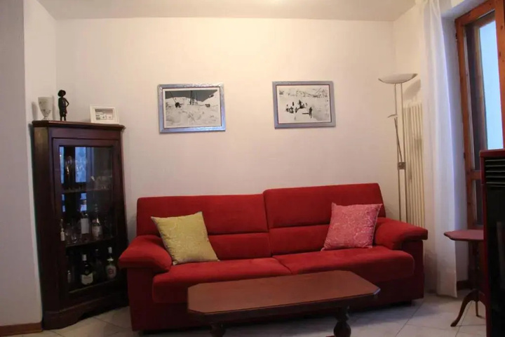 Room 5 of 17