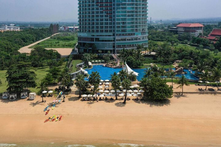 Exterior of Mövenpick Siam Hotel Na Jomtien Pattaya