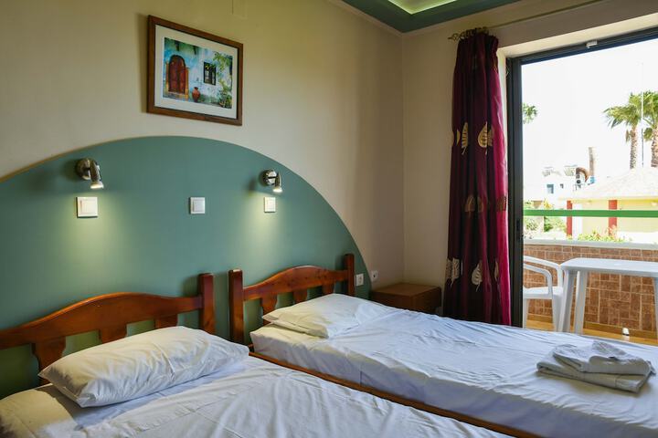 Room 17 of 42