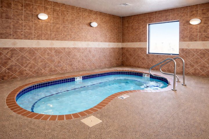 Indoor spa tub