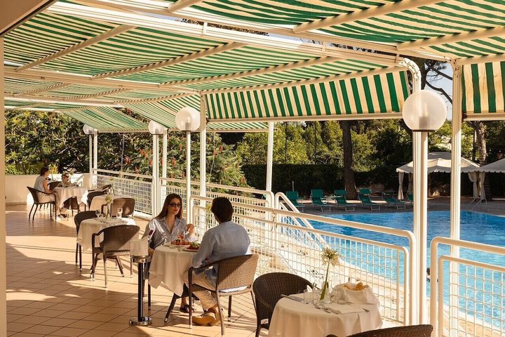 Pool Hotel