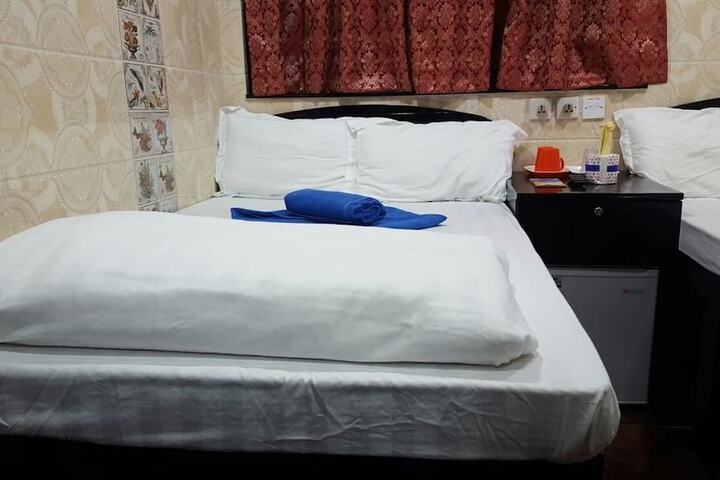 Room 4 of 48