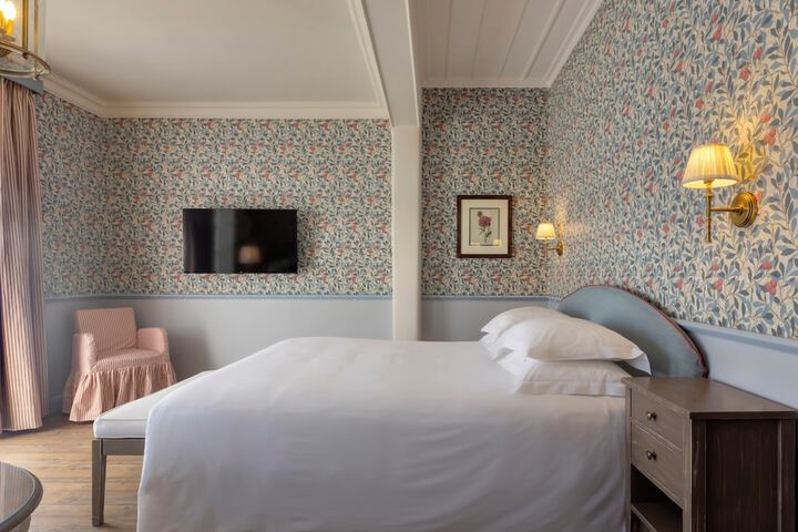 Room 40 of 147