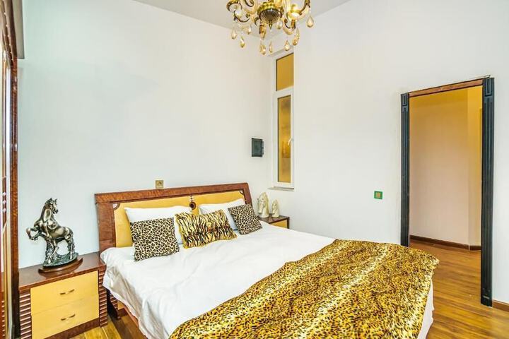 Room 15 of 47