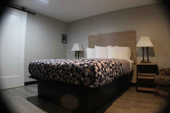Room 3 of 9