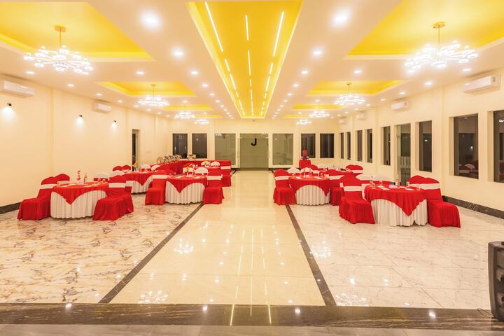Ballroom/Hall 56 of 75