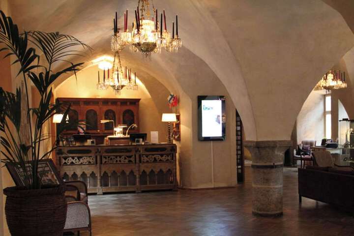 Guest Lobby