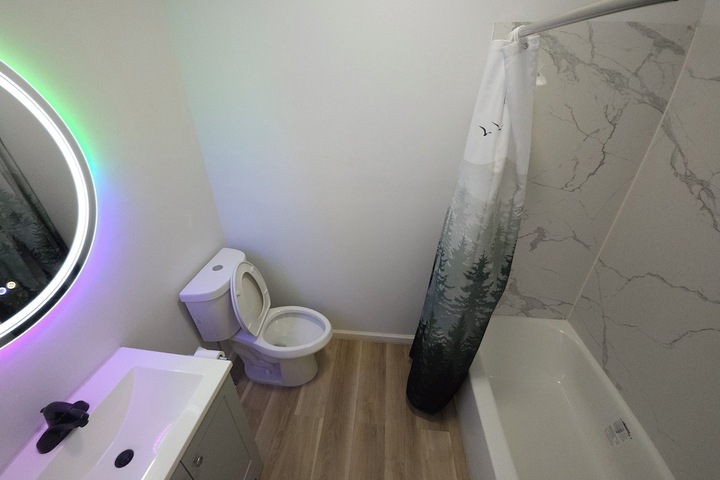 Room 8 of 11