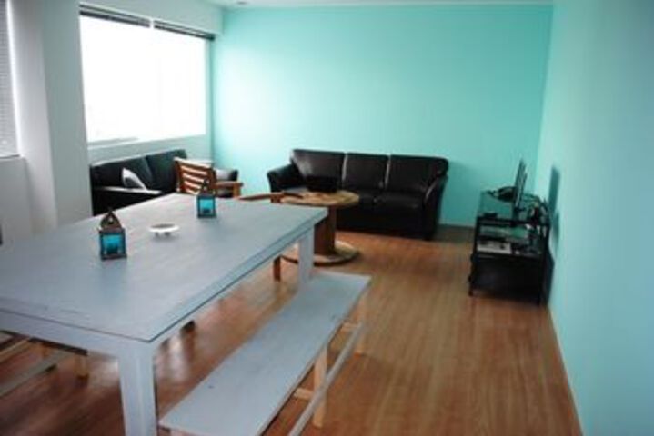 Room 9 of 12