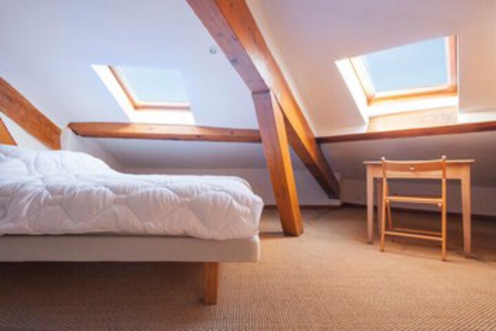 Room 14 of 16