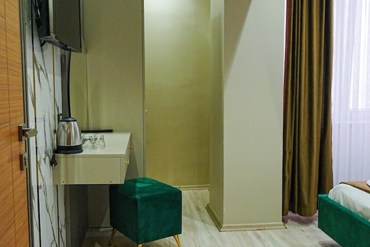 Room 35 of 65