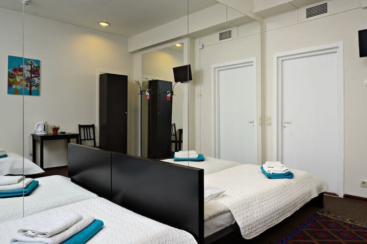 Room 19 of 48