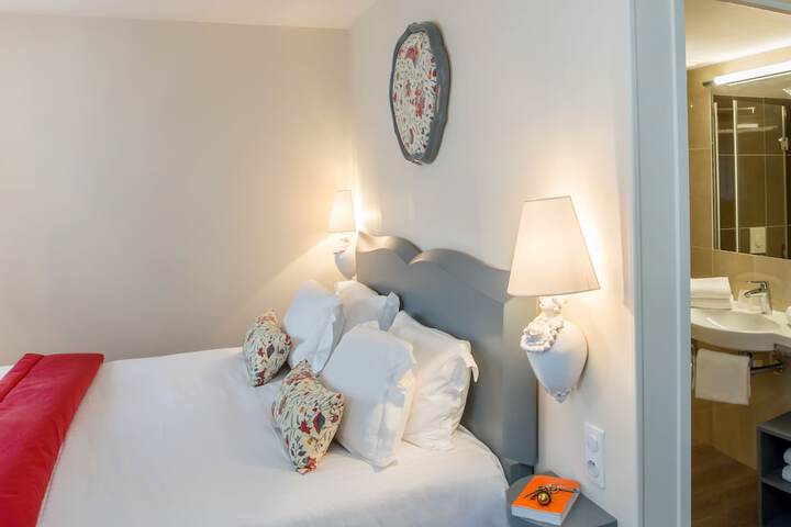 Room 5 of 38