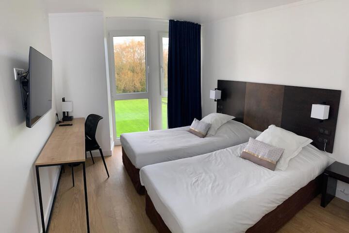 Room 4 of 18