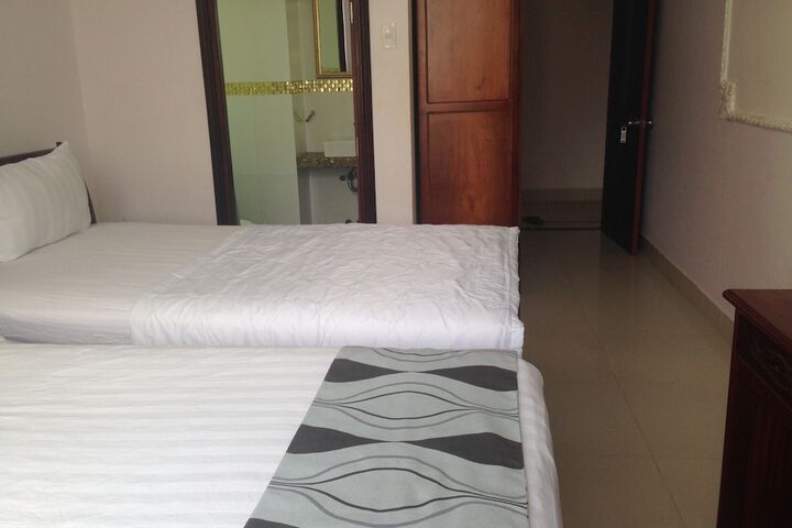 Room 10 of 23