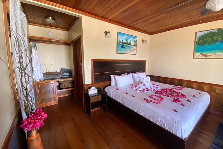 Room 15 of 272