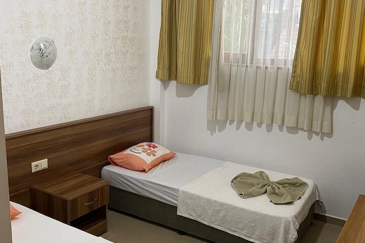 Room 16 of 65