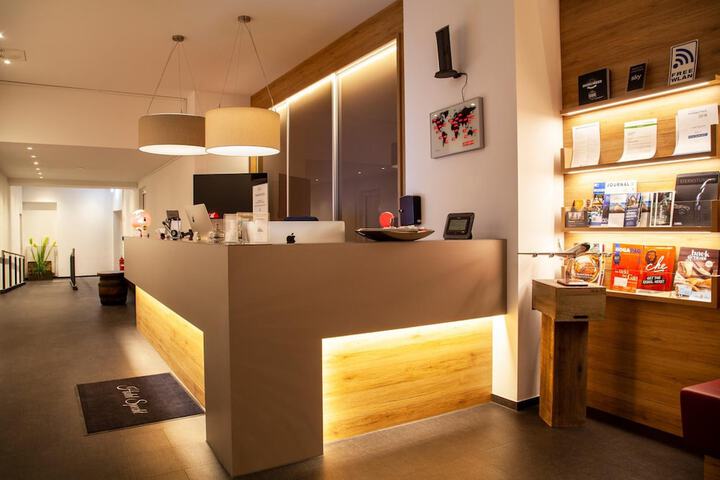 Entrance & Lobby