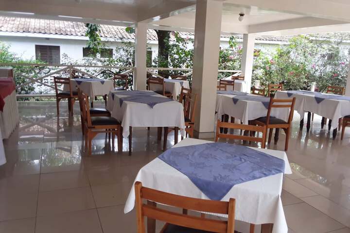 Dining 14 of 21