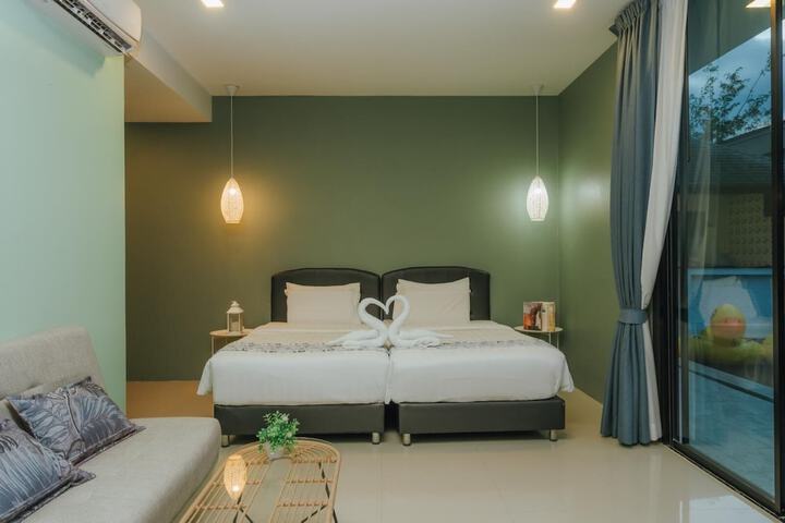 Room 4 of 17