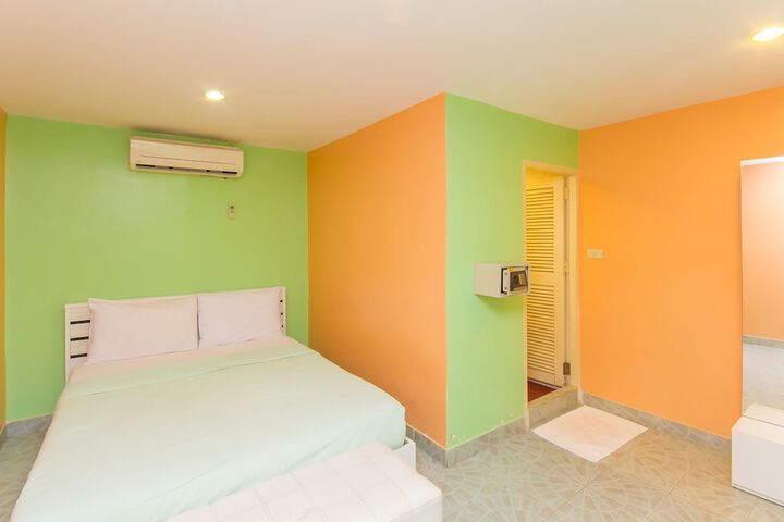 Room 12 of 35